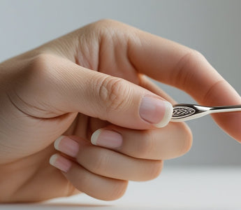 how to hold a crochet hook